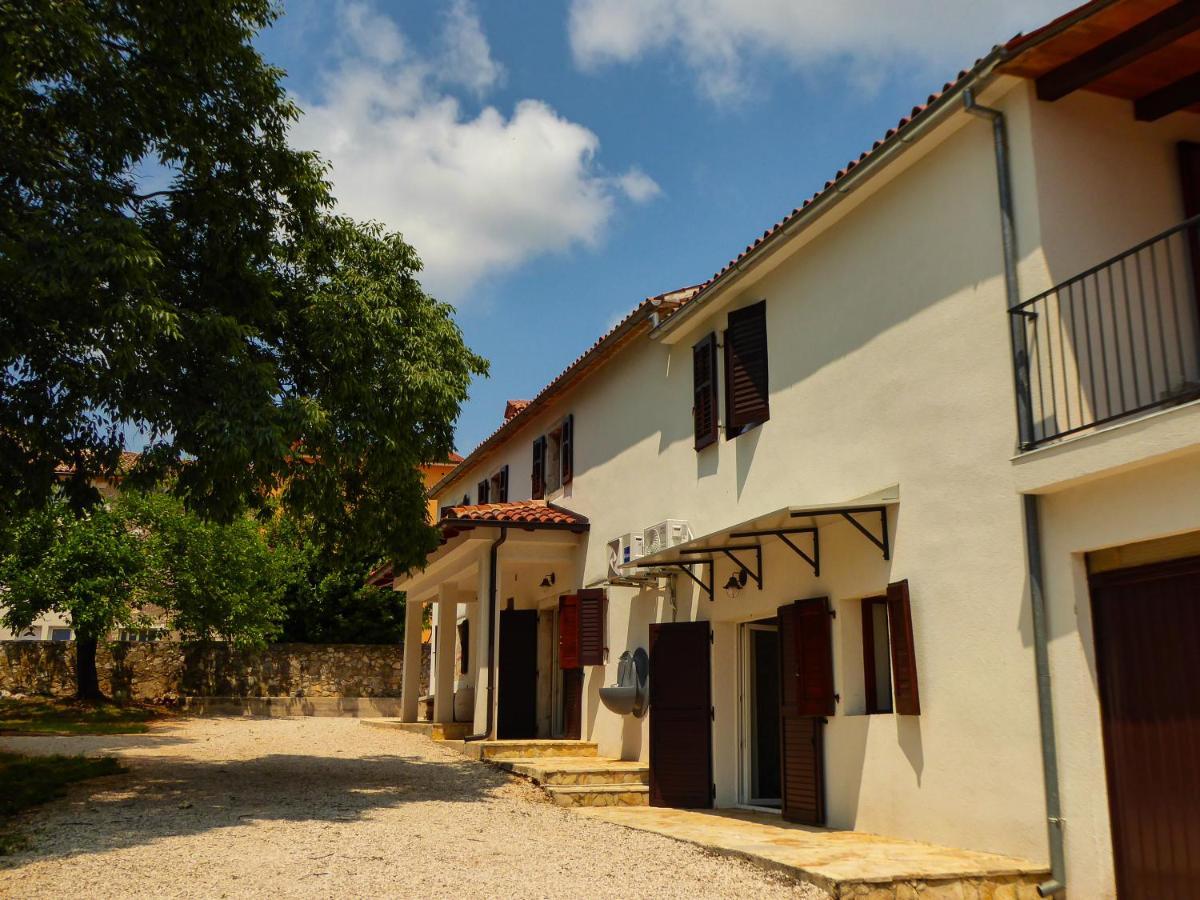 Casa Istriana Nona Pina Villa Kastelir Exterior photo
